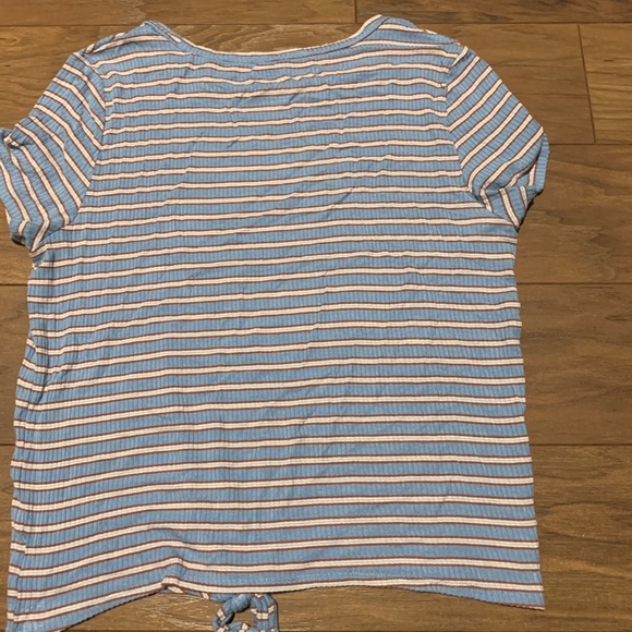 American Eagle tie front blue striped tee - Picture 2 of 3